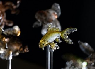 Mi lehet a közös egy luxusautóban és egy nyalókában?