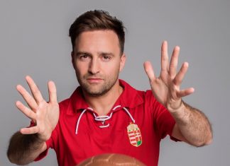 „Tudatosan akartam végig járni a szamárlétrát” – interjú Szente Vajkkal, a Puskás Musical rendezőjével Szente vajk