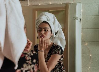 Ízig-vérig hiteles kozmetikusok avatnak be a bőrápolás rejtelmeibe