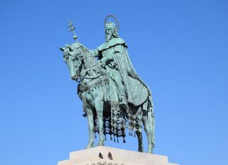 István, a király újjászületik!