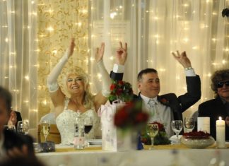 Sztárok, akik az interneten találták meg a szerelmet A sztárok között is van, aki társkeresőn ismerte meg a szerelmét