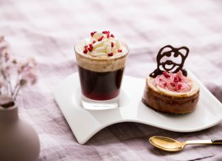 Rózsaszín kürtőskalács- desszerttel hívják fel a figyelmet – Október a mellrák elleni küzdelem hónapja