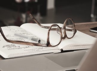 A gróf kalandos utazásai, japán tetoválások, újkőkori kentaurok, szerelmes nyelvészet