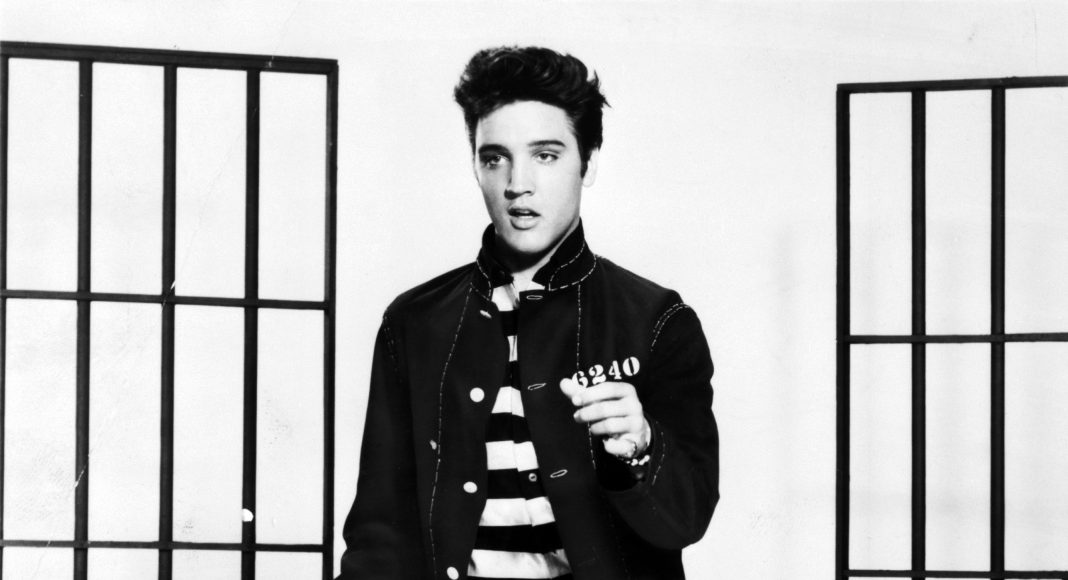 Elvis a Jailhouse Rock reklámfotóján