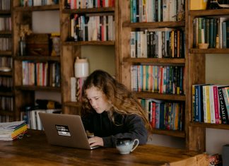 Visszamenőleg is igényelhetik az ingyenes internetet a diákok és a pedagógusok digitális oktatás