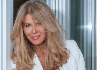 Sütő Enikő: Nem nem ülök otthon és várom a csodát