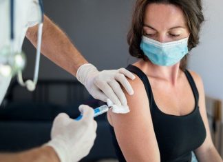 Összeomlott az oltási rendszer – 75000 ember nem kaphat oltást hétvégén Összeomlott az oltási rendszer