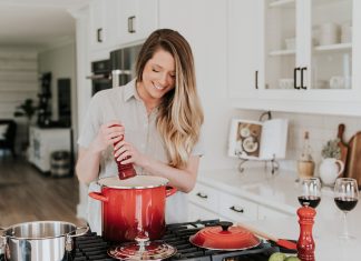 Ez a recept letarolta a TikTok-ot, milliók kedvence lett Tik Tok fetás paradicsomos tészta recept