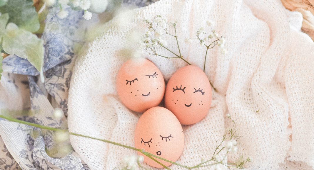 húsvét-tojás-tojásfestés