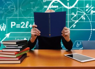 Beoltják a pedagógusokat az iskolanyitás előtt