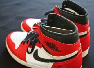 33 millióért licitálhatunk Michael Jordan kosaras cipőjére Air Jordan 1