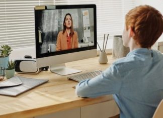 Orbán Viktor mai bejelentése: A felsősöknek marad a digitális oktatás, nyithatnak a teraszok A felső tagozatosoknak is marad a digitális oktatás