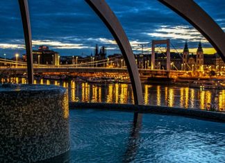 Ütemezett nyitás a budapesti fürdőkben