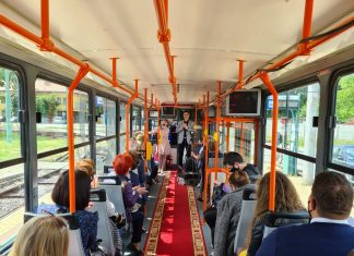 Teltházas volt az első utasokat is szállító Musical Villamos Szegeden