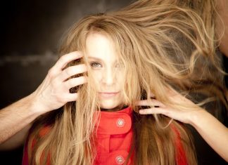 A hét COOL embere: Szirtes Edina Mókus, aki a zenéjével varázsol Szirtes Edina Mókus-énekesnő