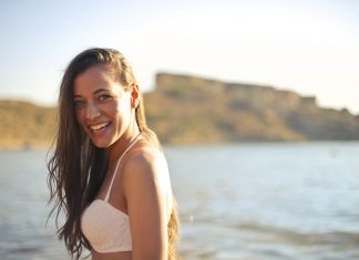 Ezért fontos, hogy hidratáld nyáron a bőröd nyár-bőrápolás-hidratálás-lány