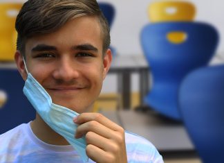 Covid-19 Amiben élnünk kell Nem kell a maszk