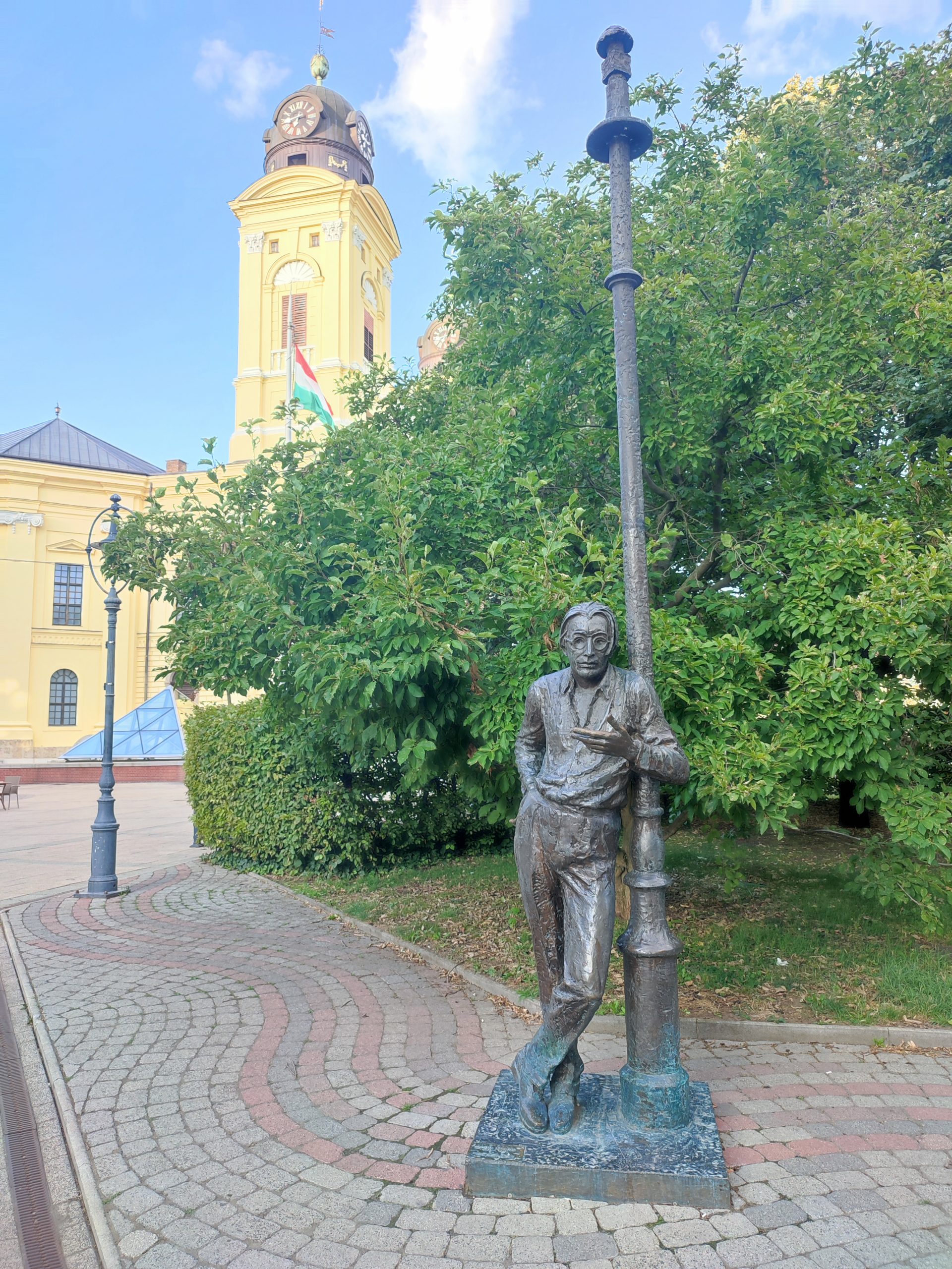 Debrecen Szabó Lőrinc szobor