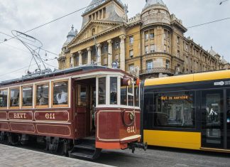 Gyönyörű nosztalgiavillamosok közlekednek Budapesten Nosztalgiavillamos
