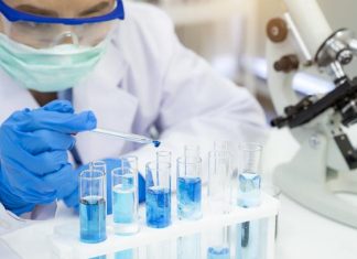 Fenyegetést jelent az omikron variáns