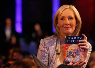 Karácsonyi regényt adott ki a Harry Potter írója J.K. Rowling
