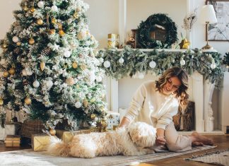 Csodálatos karácsonyfa díszítési trendek 2021-ben karácsonyfa diszítés