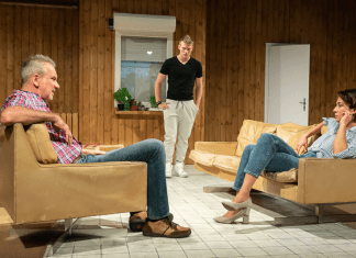 Visszatér a Gina a Radnóti Teslába