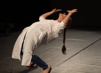 A stand-up és a kortárs tánc találkozása