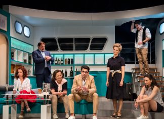 Sztárszereposztással érkezik Szegedre a Sakk és A dominógyilkosság