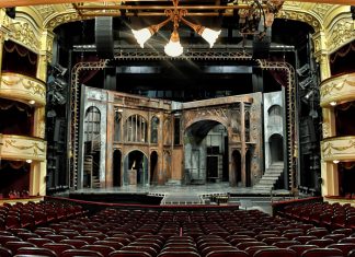 Adománygyűjtő pontot nyit a Vígszínház a Ditrói Mór utcában