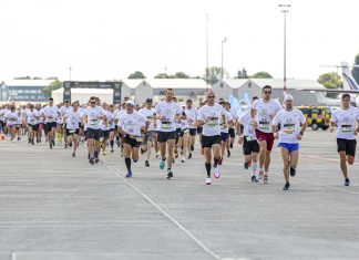 Futás a naplementében: futóverseny a reptéren