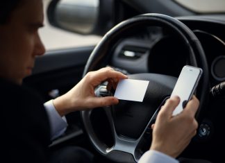 A papíralapú névjegykártya már a múlté