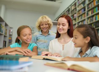Kamaszokat és családjukat segítő képregény jelent meg