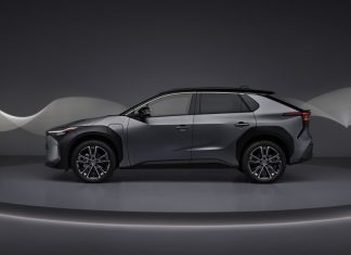 Már nyáron megérkeznek a vadonatúj Toyota első példányai