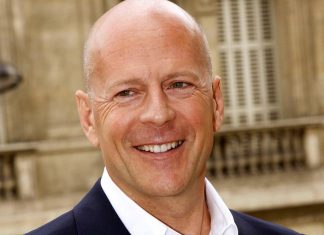 Visszavonták a betegsége miatt Bruce Willis Arany Málna-díját