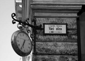 Utcanév táblák – történetek – a Váci utca