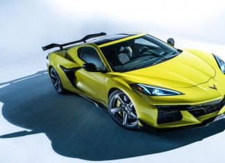 A Chevy elárverez egy Corvette NFT-t, az autóval együtt