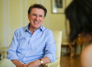 Hazahozza az ország kedvenc nagykövetét a Brain Bar