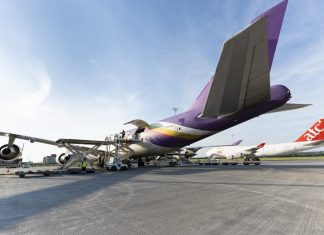 Újra egymillió felett a havi utasszám a repülőtéren