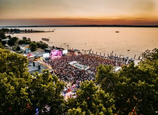 Nápoly techno királynője visszatér a Plázsra siófoki Plázs