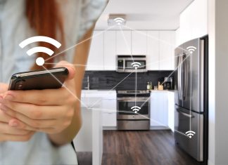 Kihallgatnak és megfigyelnek az okos kütyüink? okoseszközeink