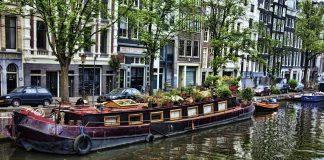 Hollandia-úszó-ház