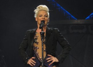 „Meg akartam ölni magam, de a zenéd miatt nem tettem meg.” P!nk-nyitó