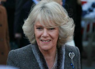 Hiába adta Erzsébet az áldását rá – Kamilla királyné még mindig a „másik nő”