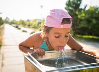 Így szoktasd rá a gyermeked a rendszeres vízfogyasztásra gyermekek vízfogyasztása