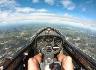 Nagyon kell bízni egymásban repülés