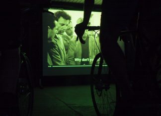 Bringás mozi nyílt a Balatonnál