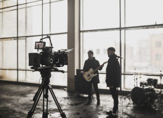 „Sokkal jobb a mai, fiatal zenészeknek, mint nekünk volt” videoklip