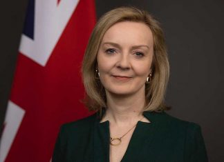 45 napig tartott a brit miniszterelnök pályafutása: lemondott Liz Truss