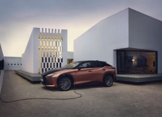 Négykerékhajtással érkezik az új elektromos luxusautó